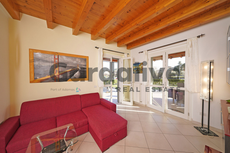 Immagine 17 di Villa in vendita  a Moniga Del Garda