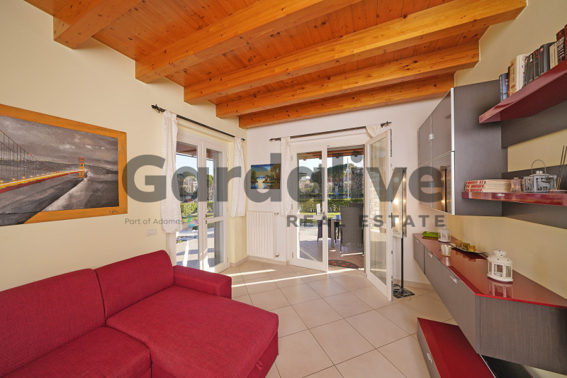 Immagine 19 di Villa in vendita  a Moniga Del Garda