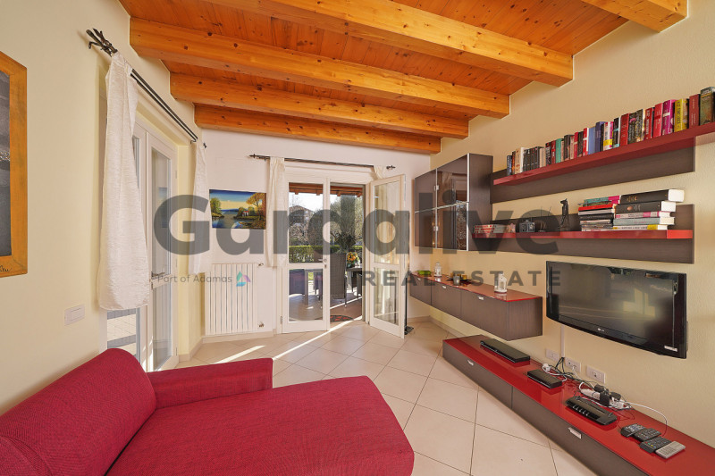 Immagine 21 di Villa in vendita  a Moniga Del Garda