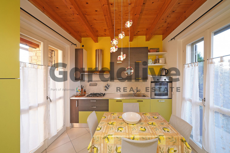 Immagine 23 di Villa in vendita  a Moniga Del Garda