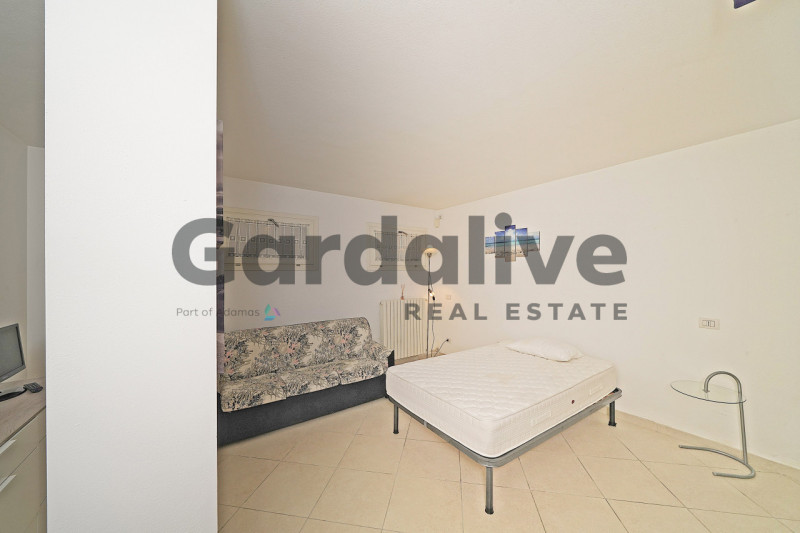 Immagine 28 di Villa in vendita  a Moniga Del Garda