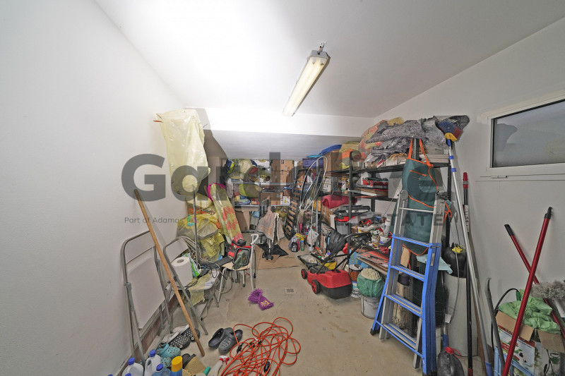 Immagine 32 di Villa in vendita  a Moniga Del Garda