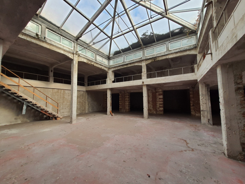 Immagine 2 di Magazzino in vendita  in zona Università a Verona