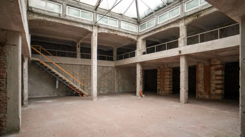 Immagine 8 di Magazzino in vendita  in zona Università a Verona