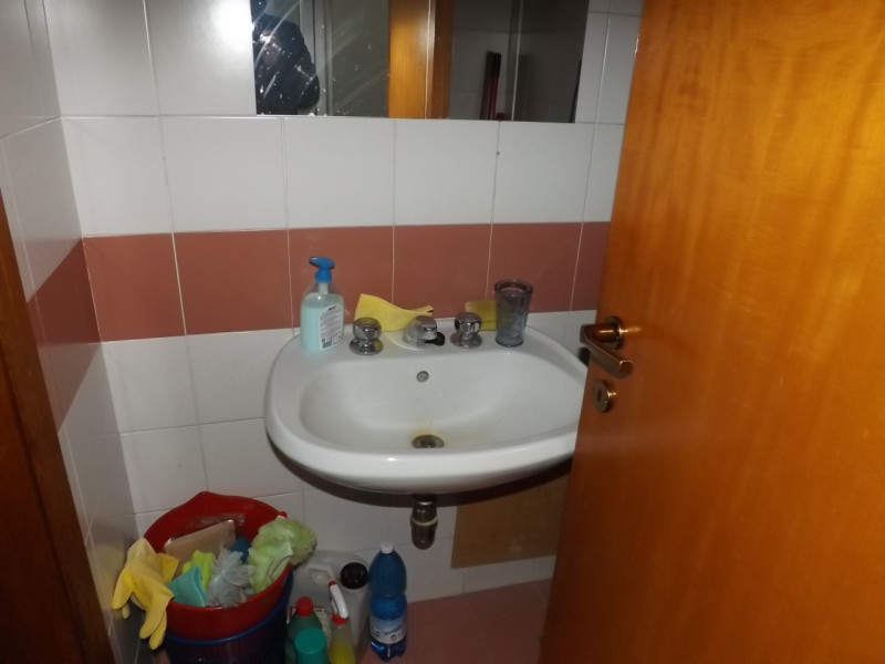 Immagine 3 di Negozio in vendita  a Senigallia