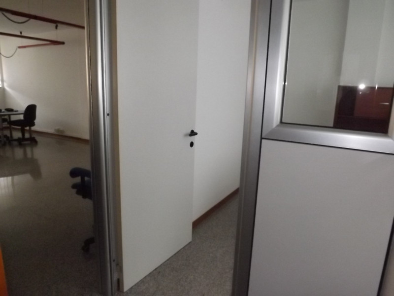 Immagine 6 di Negozio in vendita  a Senigallia