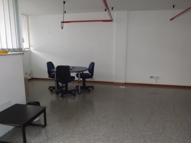 Immagine 9 di Negozio in vendita  a Senigallia