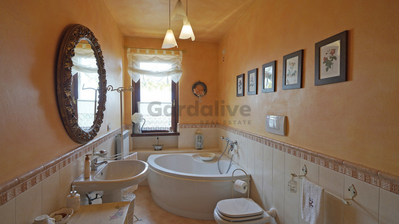 Immagine 30 di Casa bifamiliare in vendita  in Via Folino Cabiana 13 a Toscolano-Maderno