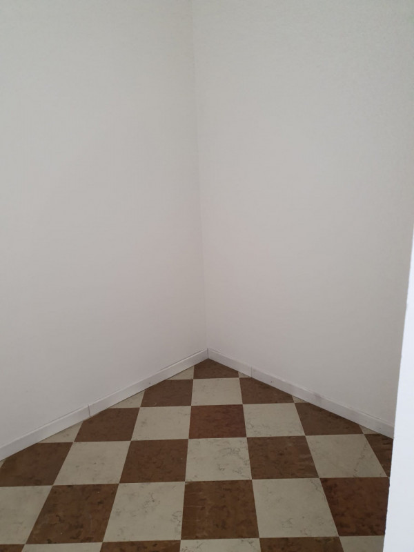 Immagine 7 di Negozio in vendita  in Piazzetta Modin 133 a Padova