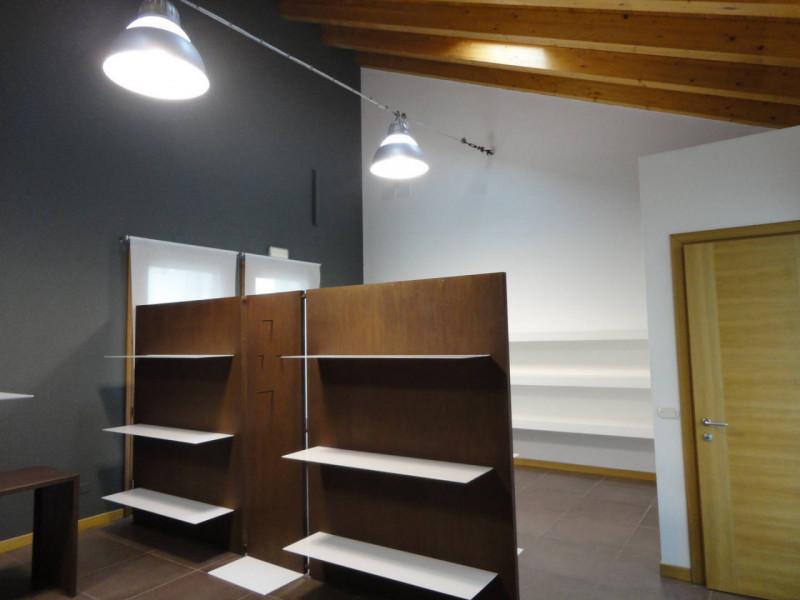 Immagine 14 di Ufficio in affitto  in Via Salata a Noventa Padovana