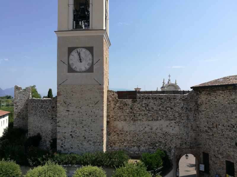 Immagine 4 di Palazzo in vendita  in piazza roma a Polpenazze Del Garda