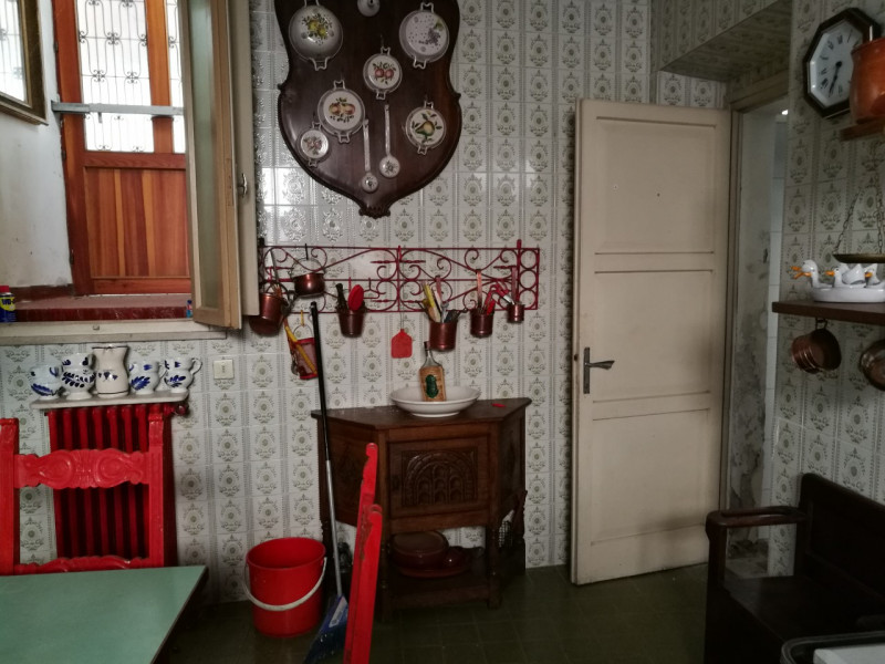 Immagine 12 di Palazzo in vendita  in piazza roma a Polpenazze Del Garda