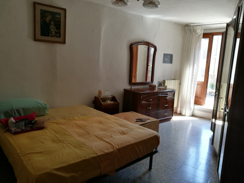 Immagine 13 di Palazzo in vendita  in piazza roma a Polpenazze Del Garda