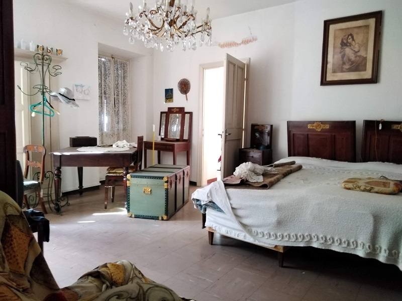 Immagine 14 di Palazzo in vendita  in piazza roma a Polpenazze Del Garda