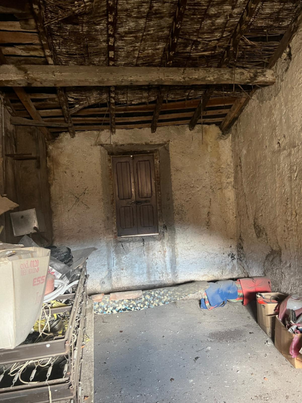 Immagine 23 di Palazzo in vendita  in piazza roma a Polpenazze Del Garda