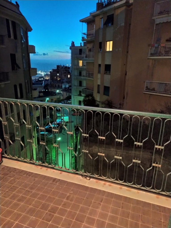 Immagine 19 di Appartamento in affitto  in via federcio delpino a Genova