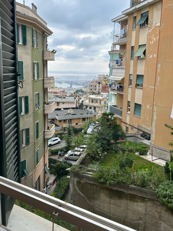 Immagine 21 di Appartamento in affitto  in via federcio delpino a Genova