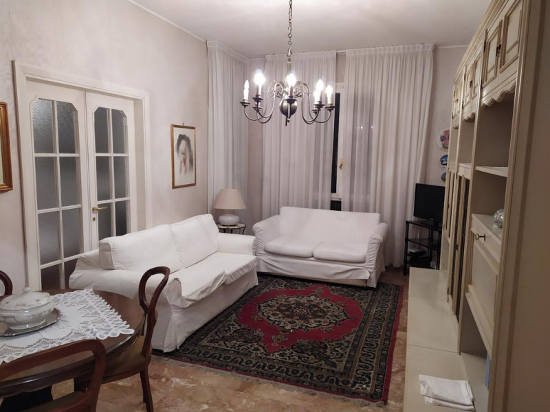 Immagine 32 di Appartamento in affitto  in via federcio delpino a Genova