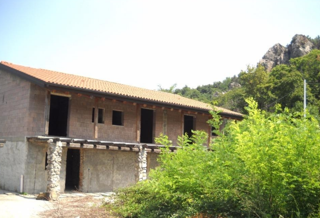 Immagine 9 di Rustico / casale in vendita  in pirio a Teolo