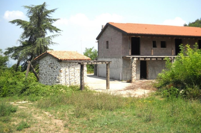 Immagine 11 di Rustico / casale in vendita  in pirio a Teolo