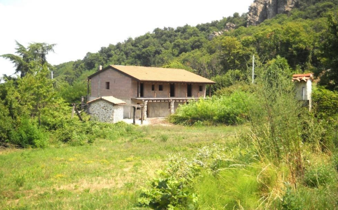 Immagine 17 di Rustico / casale in vendita  in pirio a Teolo