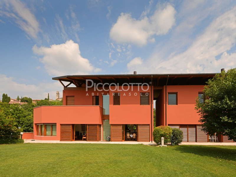 Immagine 4 di Villa in vendita  in Via Foresto Vecchio a Asolo