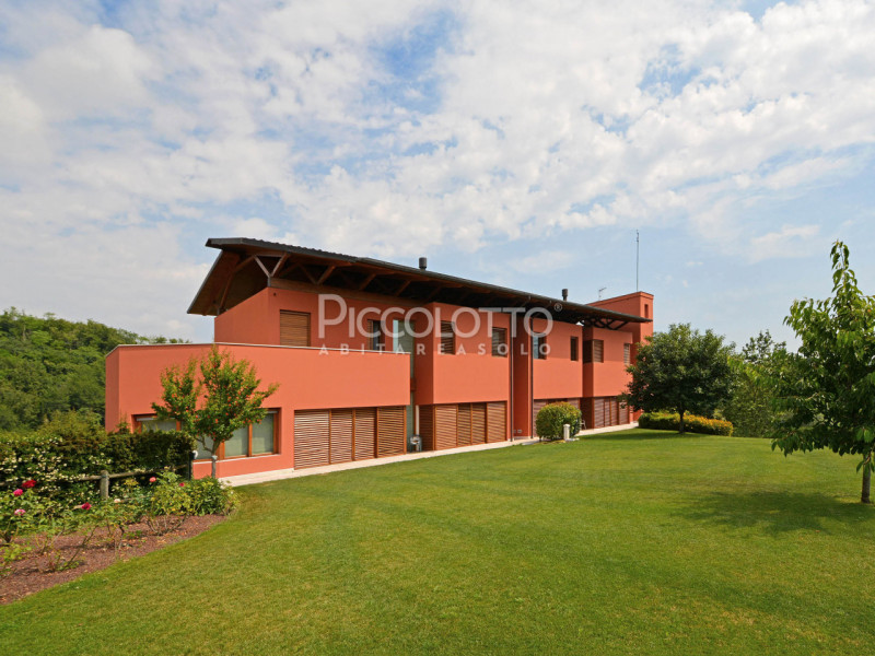 Immagine 5 di Villa in vendita  in Via Foresto Vecchio a Asolo