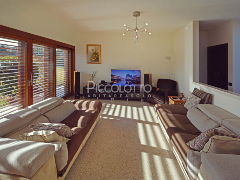 Immagine 9 di Villa in vendita  in Via Foresto Vecchio a Asolo