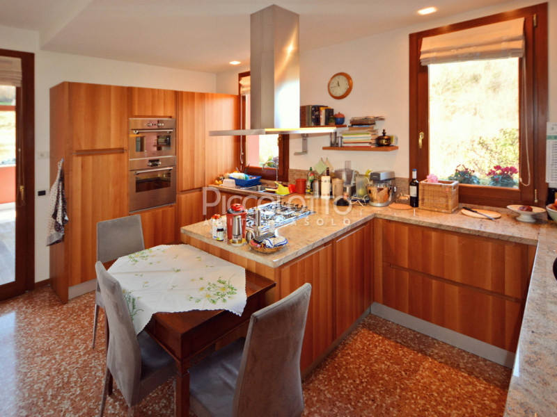 Immagine 20 di Villa in vendita  in Via Foresto Vecchio a Asolo
