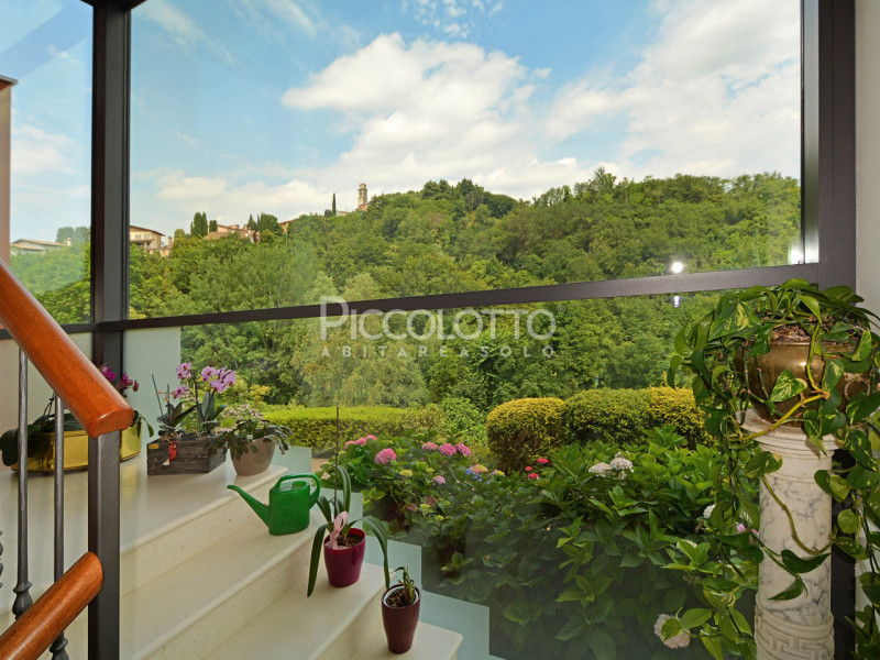 Immagine 21 di Villa in vendita  in Via Foresto Vecchio a Asolo