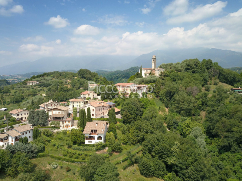 Immagine 28 di Villa in vendita  in Via Foresto Vecchio a Asolo