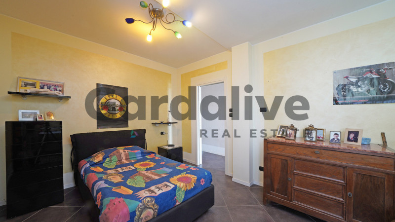 Immagine 19 di Villa in vendita  in Via Monte Tapino a Padenghe Sul Garda