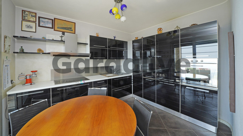 Immagine 21 di Villa in vendita  in Via Monte Tapino a Padenghe Sul Garda