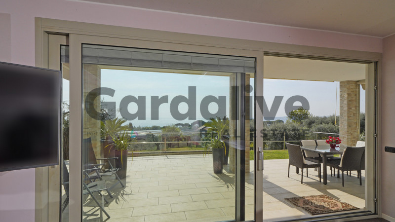 Immagine 24 di Villa in vendita  in Via Monte Tapino a Padenghe Sul Garda