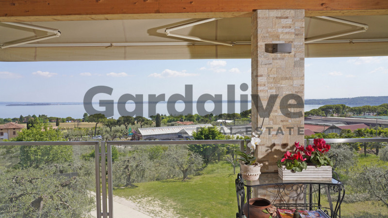 Immagine 41 di Villa in vendita  in Via Monte Tapino a Padenghe Sul Garda