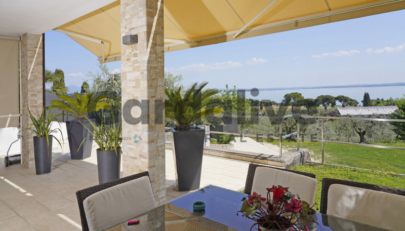 Immagine 45 di Villa in vendita  in Via Monte Tapino a Padenghe Sul Garda