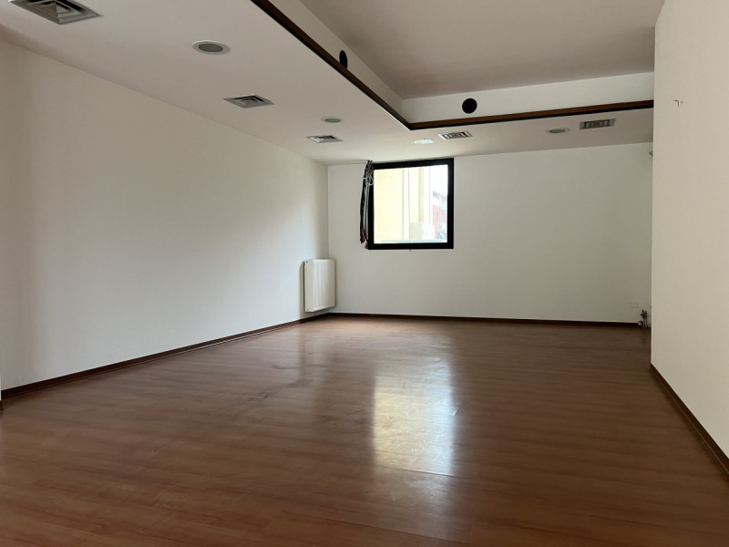 Immagine 4 di Negozio in vendita  in Via Lanari a Padova