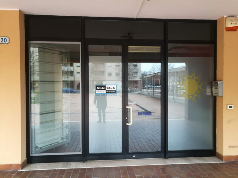 Immagine 11 di Negozio in vendita  in Via Lanari a Padova