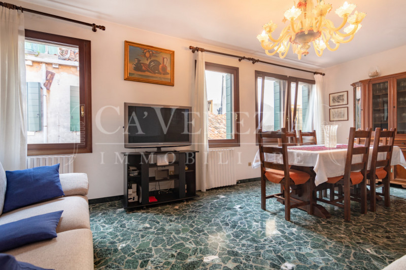 Immagine 2 di Appartamento in vendita  in Fondamenta di San Lorenzo a Venezia