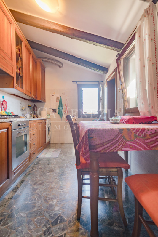 Immagine 10 di Appartamento in vendita  in Fondamenta di San Lorenzo a Venezia