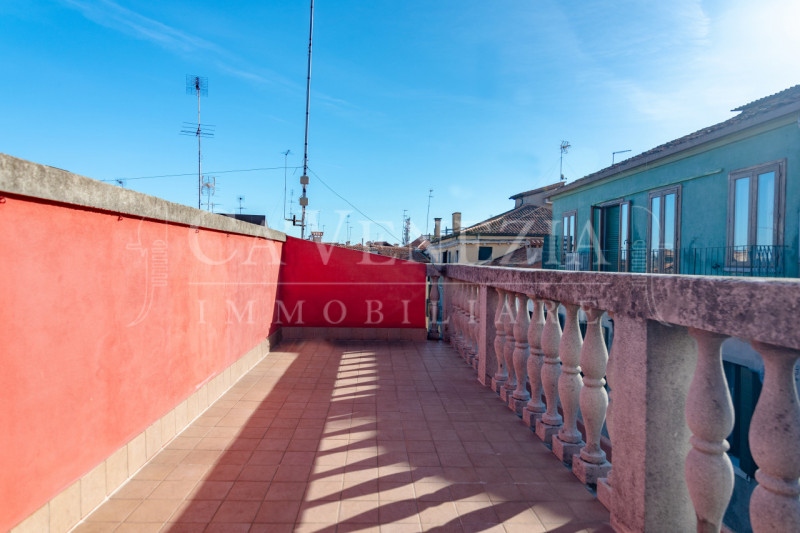 Immagine 13 di Appartamento in vendita  in Fondamenta di San Lorenzo a Venezia