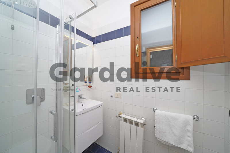 Immagine 26 di Appartamento in vendita  in Via X giornate, 144 a Soiano Del Lago