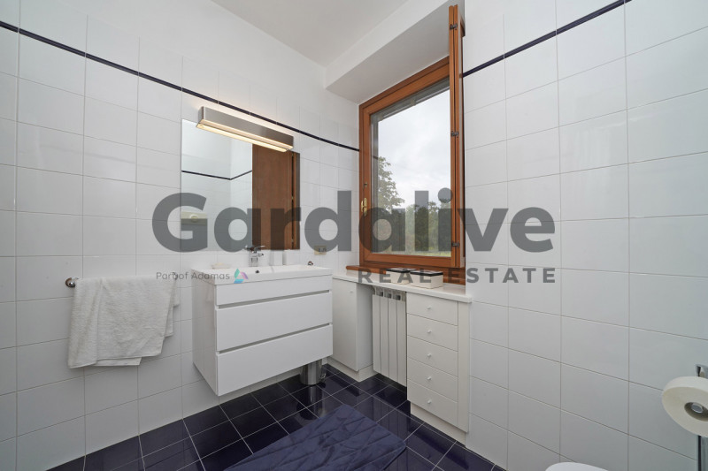 Immagine 29 di Appartamento in vendita  in Via X giornate, 144 a Soiano Del Lago