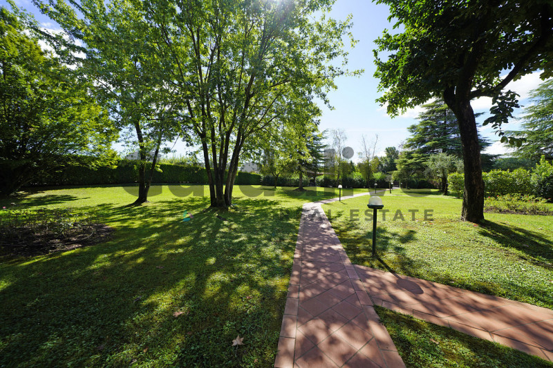 Immagine 35 di Appartamento in vendita  in Via X giornate, 144 a Soiano Del Lago