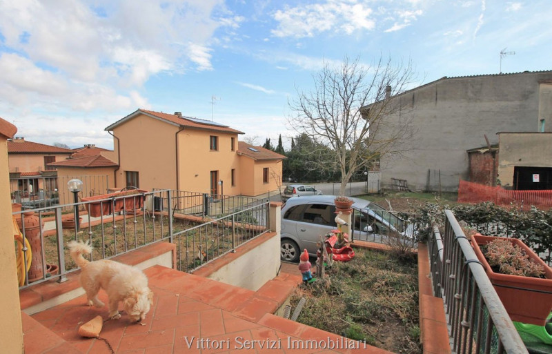 Immagine 15 di Appartamento in vendita  in via della resistenza a Montepulciano