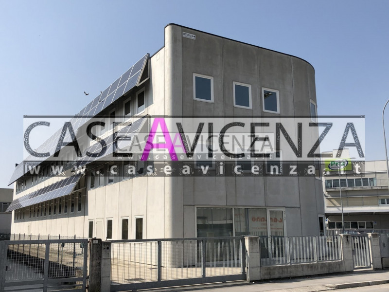 Immagine 4 di Ufficio in affitto  in via de gasperi a Grisignano Di Zocco