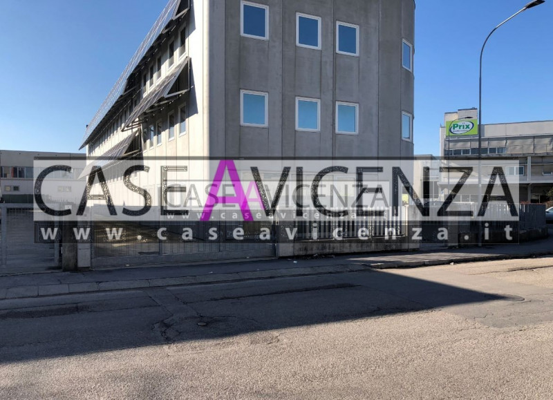 Immagine 5 di Ufficio in affitto  in via de gasperi a Grisignano Di Zocco