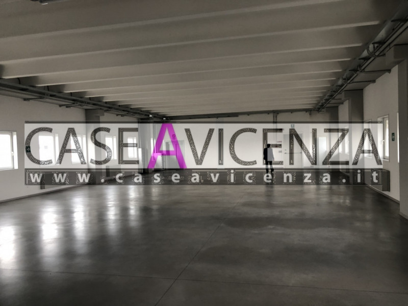 Immagine 11 di Ufficio in affitto  in via de gasperi a Grisignano Di Zocco