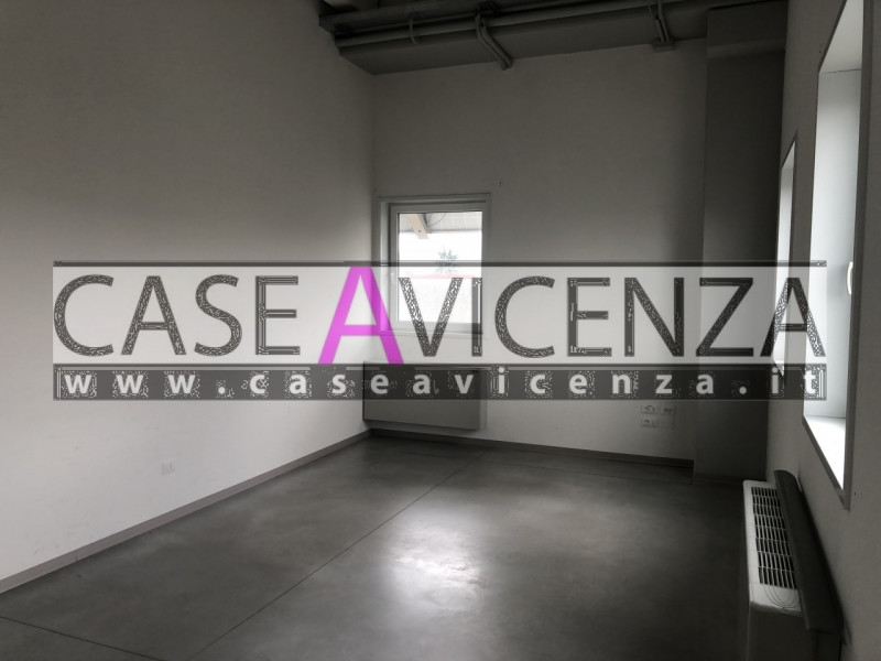 Immagine 15 di Ufficio in affitto  in via de gasperi a Grisignano Di Zocco