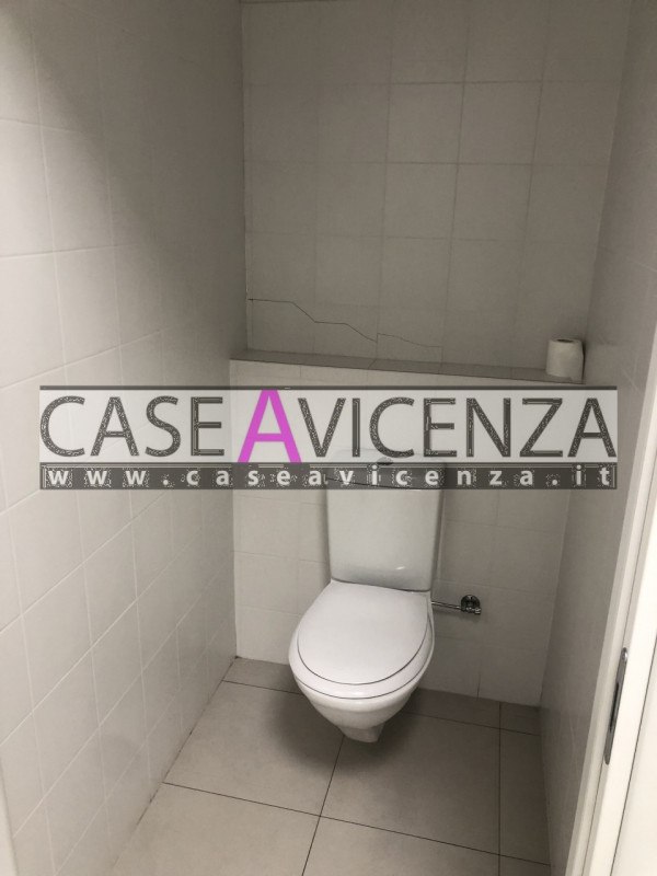 Immagine 20 di Ufficio in affitto  in via de gasperi a Grisignano Di Zocco